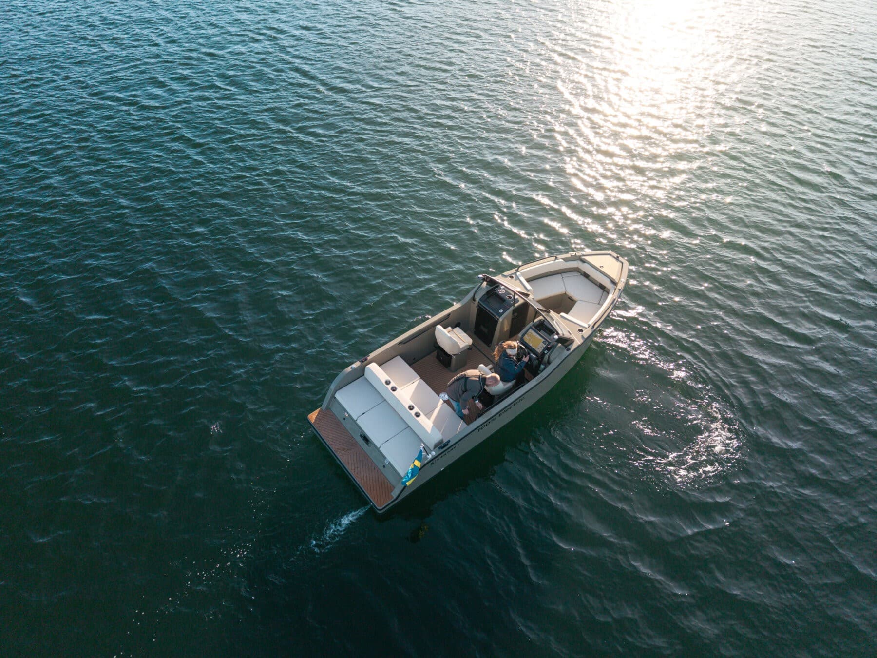 X Shore 1 - BOWRIDER - New to order – Bild 2