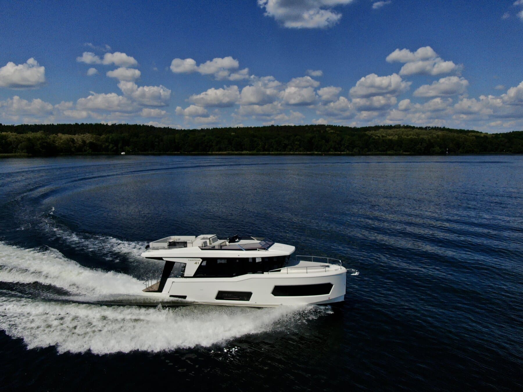 Cobra Yachts Campione 41 Flybridge – Bild 2