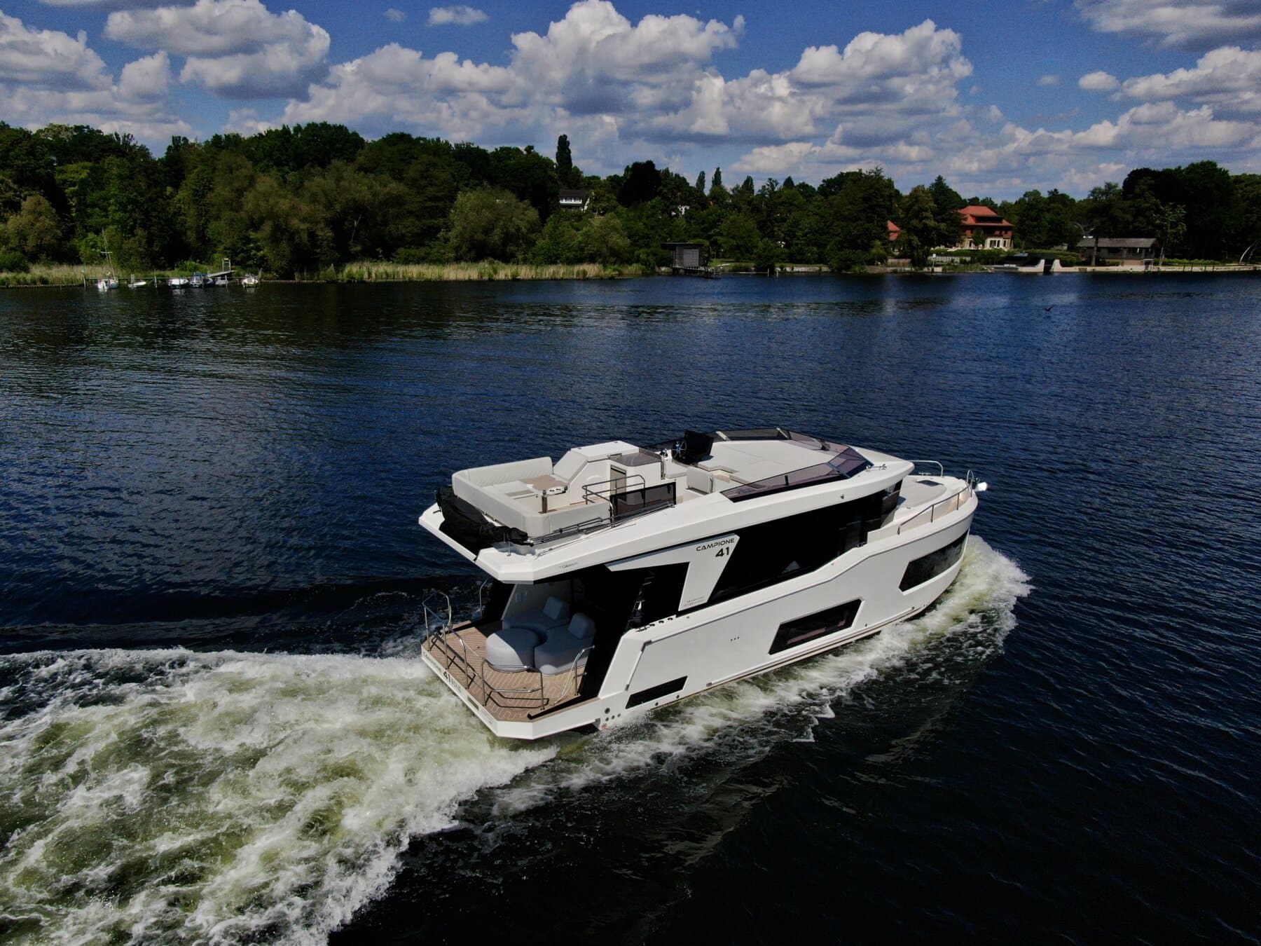 Cobra Yachts Campione 41 Flybridge – Bild 3