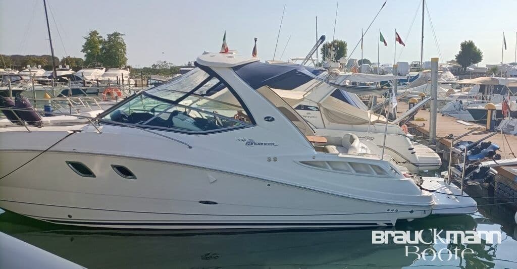 Sea Ray 335 Sundancer mit absenkbarer Badeplattform – Bild 4