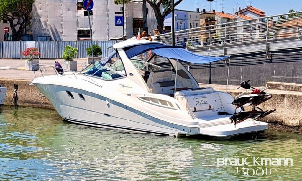 Sea Ray 335 Sundancer mit absenkbarer Badeplattform – Bild 3