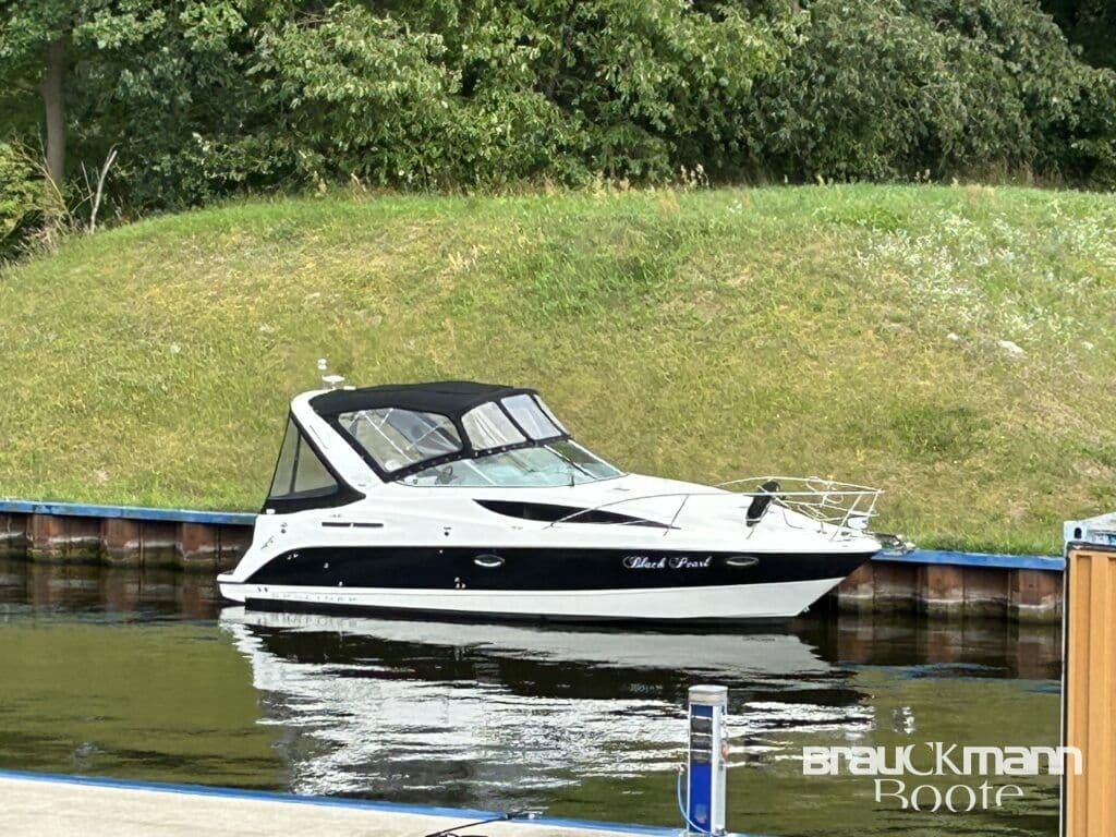 Bayliner 285 mit Bug und Heckstrahlruder