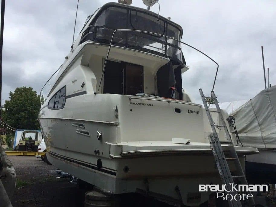 Silverton 330 Sport Bridge  Ihre private Yacht fr stilv – Bild 6