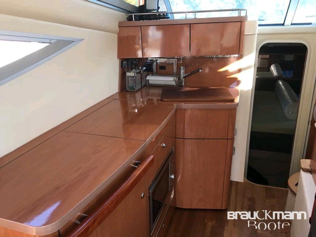Sealine F34 mit Flybridge  Perfekt ausgestattete Yacht in – Bild 7