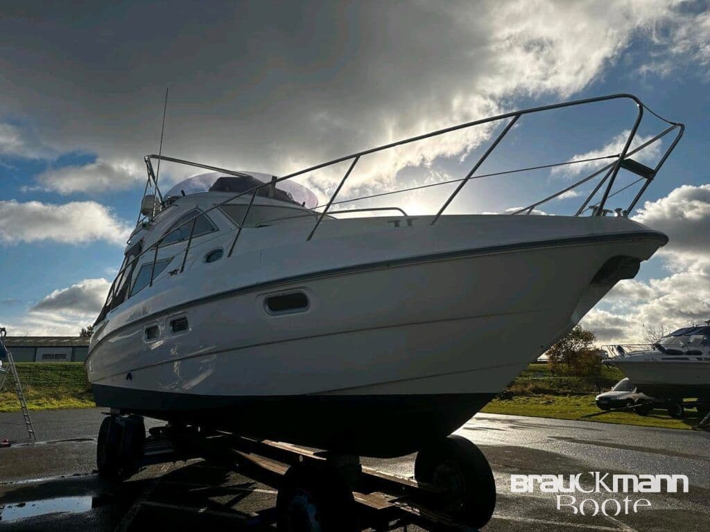 Sealine F34 mit Flybridge  Perfekt ausgestattete Yacht in – Bild 3