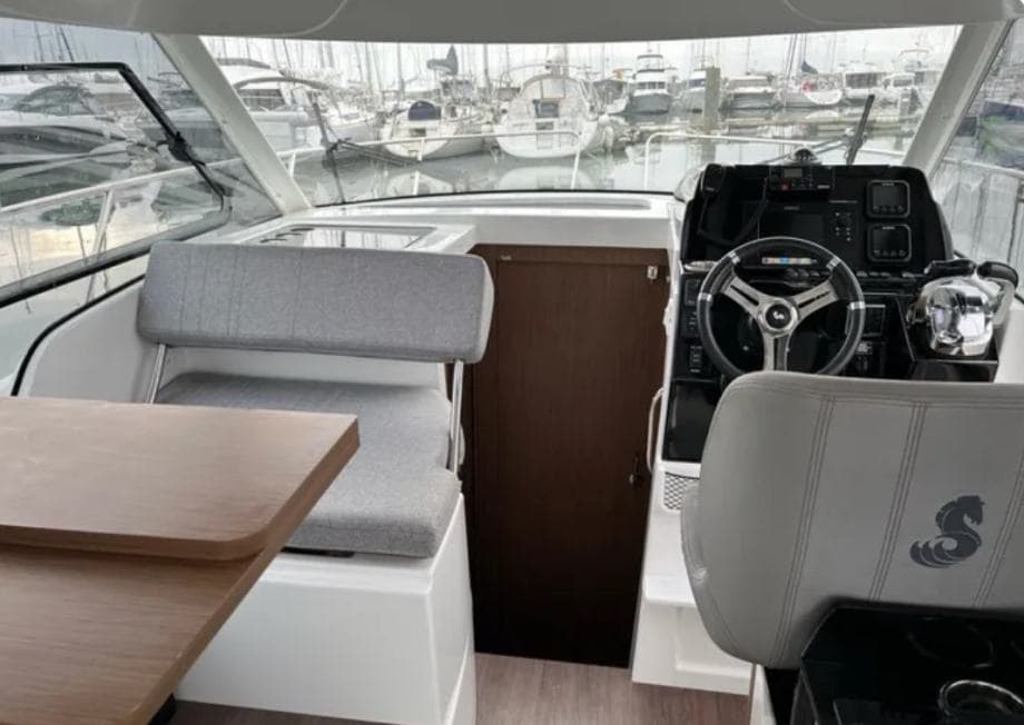BENETEAU ANTARES 9 OB SUZUKI 200KS - INCE – Bild 2