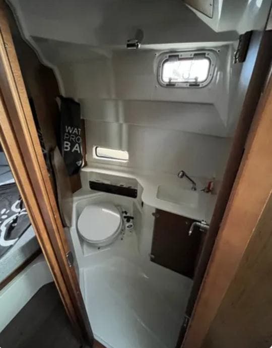BENETEAU ANTARES 9 OB SUZUKI 200KS - INCE – Bild 3