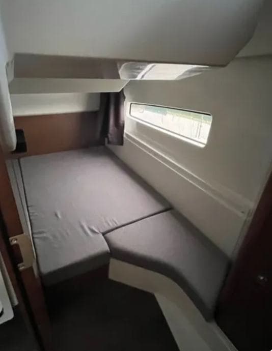 BENETEAU ANTARES 9 OB SUZUKI 200KS - INCE – Bild 6