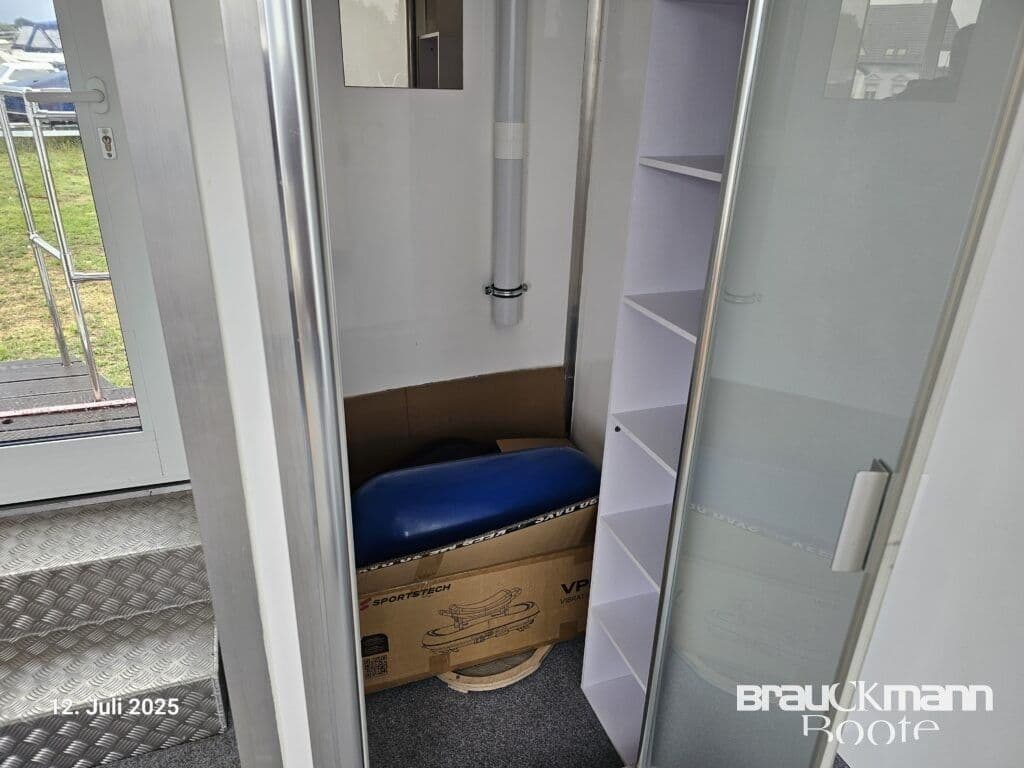 Hausboot Mebo 750 aus Aluminium mit Straentrailer