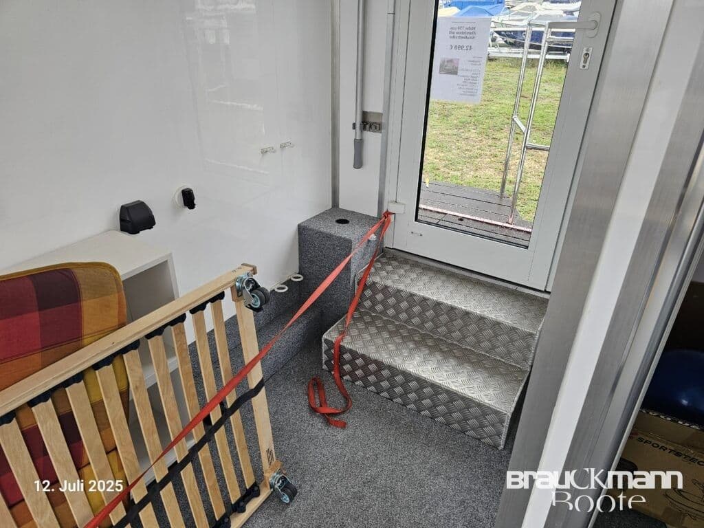 Hausboot Mebo 750 aus Aluminium mit Straentrailer – Bild 2