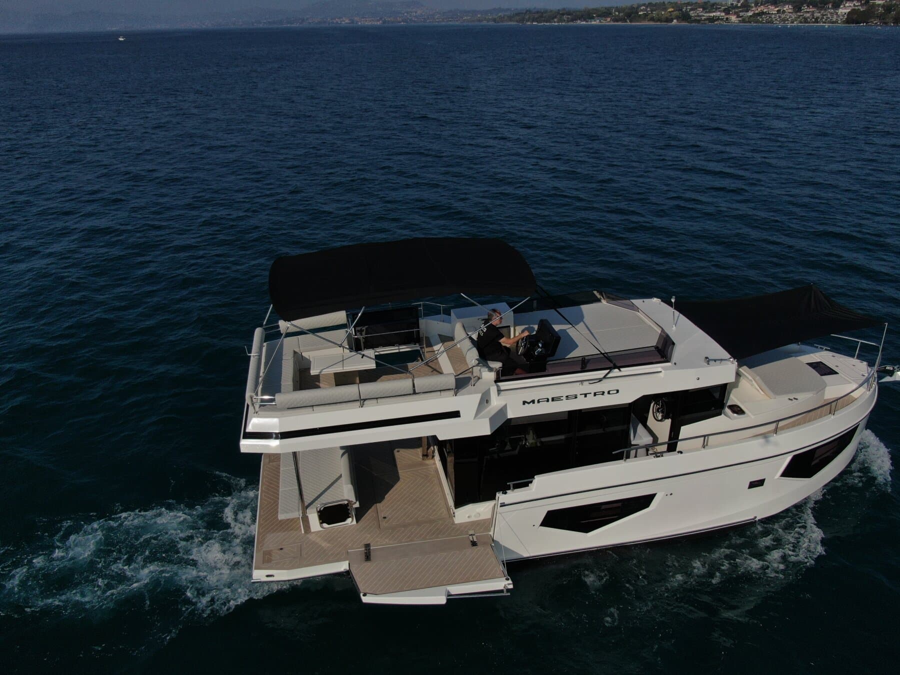 Cobra Yachts Maestro 42 Flybridge – Bild 2