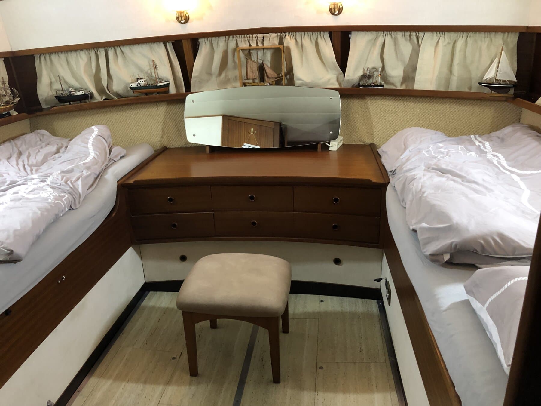Broom 37 Continental Magnor mit Beiboot – Bild 4