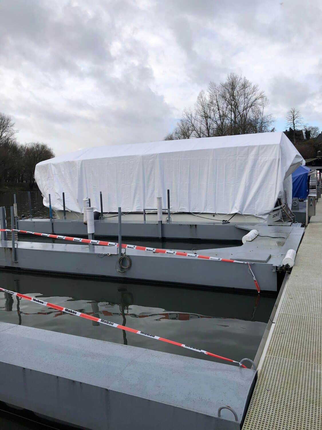 Broom 37 Continental Magnor mit Beiboot – Bild 12