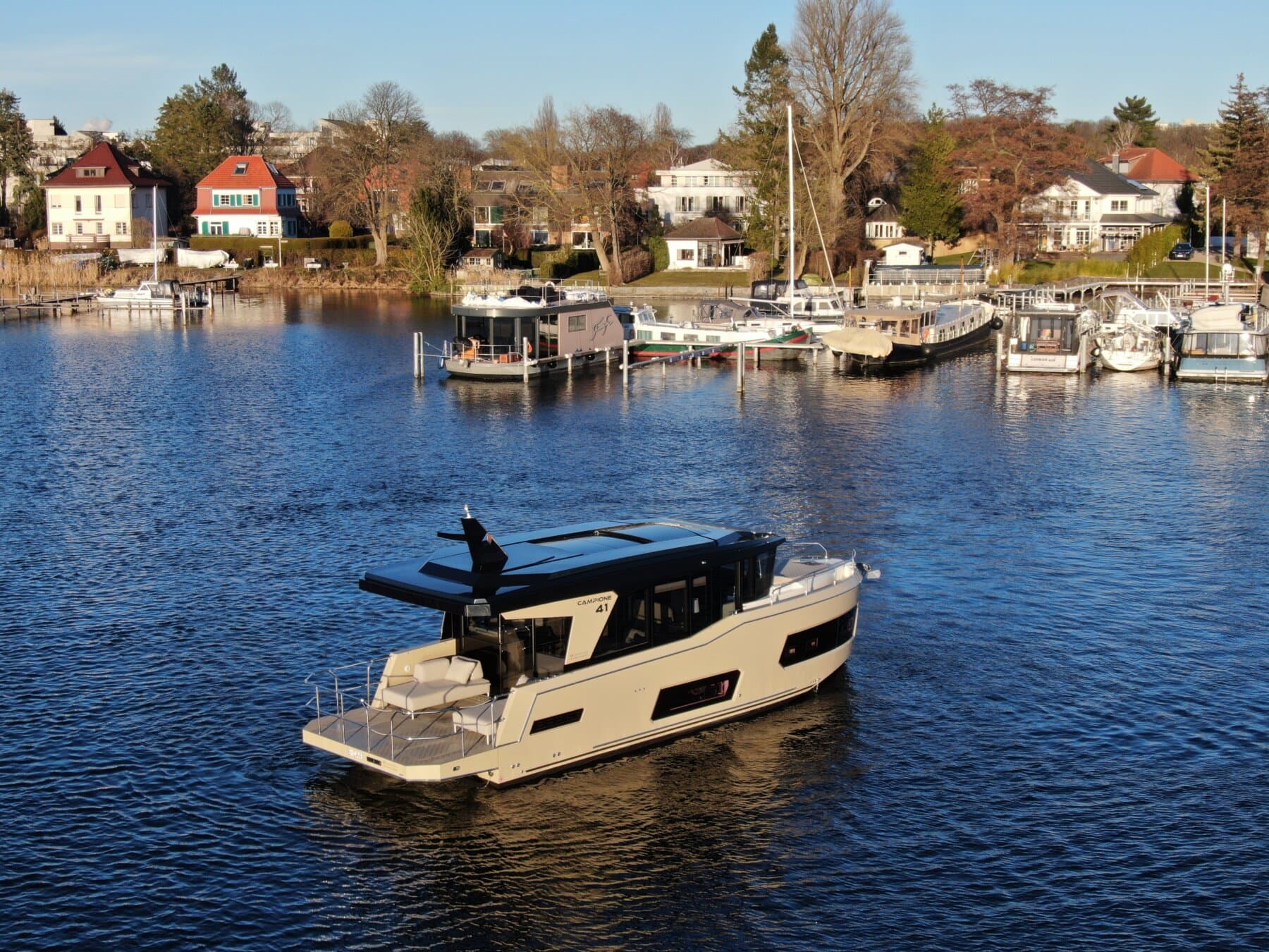 Cobra Yachts Campione 41 Coupe – Bild 2