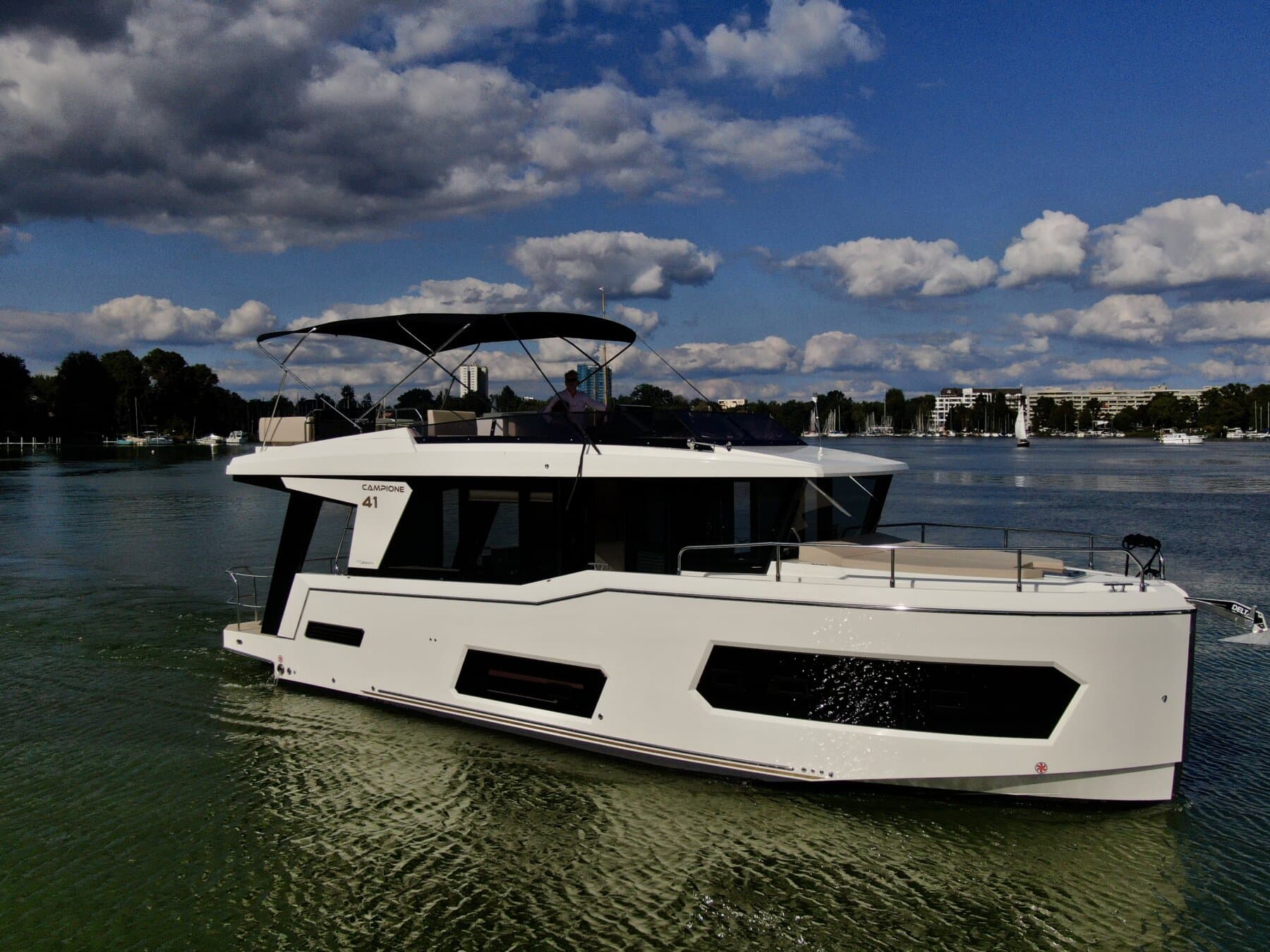 Cobra Yachts Campione 41 Flybridge – Bild 5