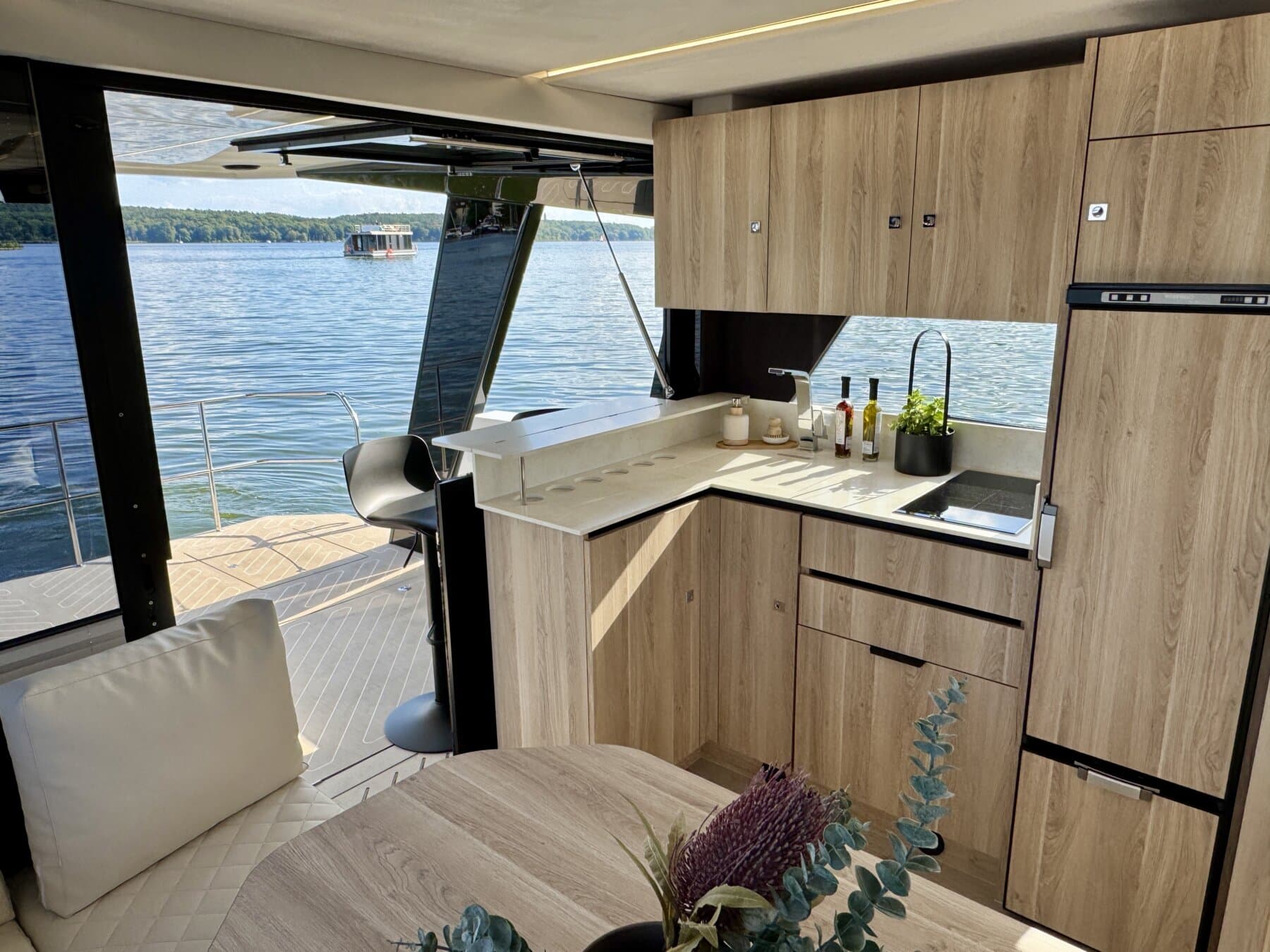 Cobra Yachts Campione 41 Flybridge – Bild 8