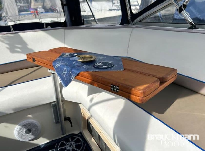 Bayliner 2655 CS in 1 a Zustand – Bild 4