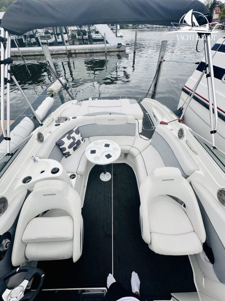 Rinker 246 Captiva CC | 185 Std., erste Hand, Wartung 2025 – Bild 7