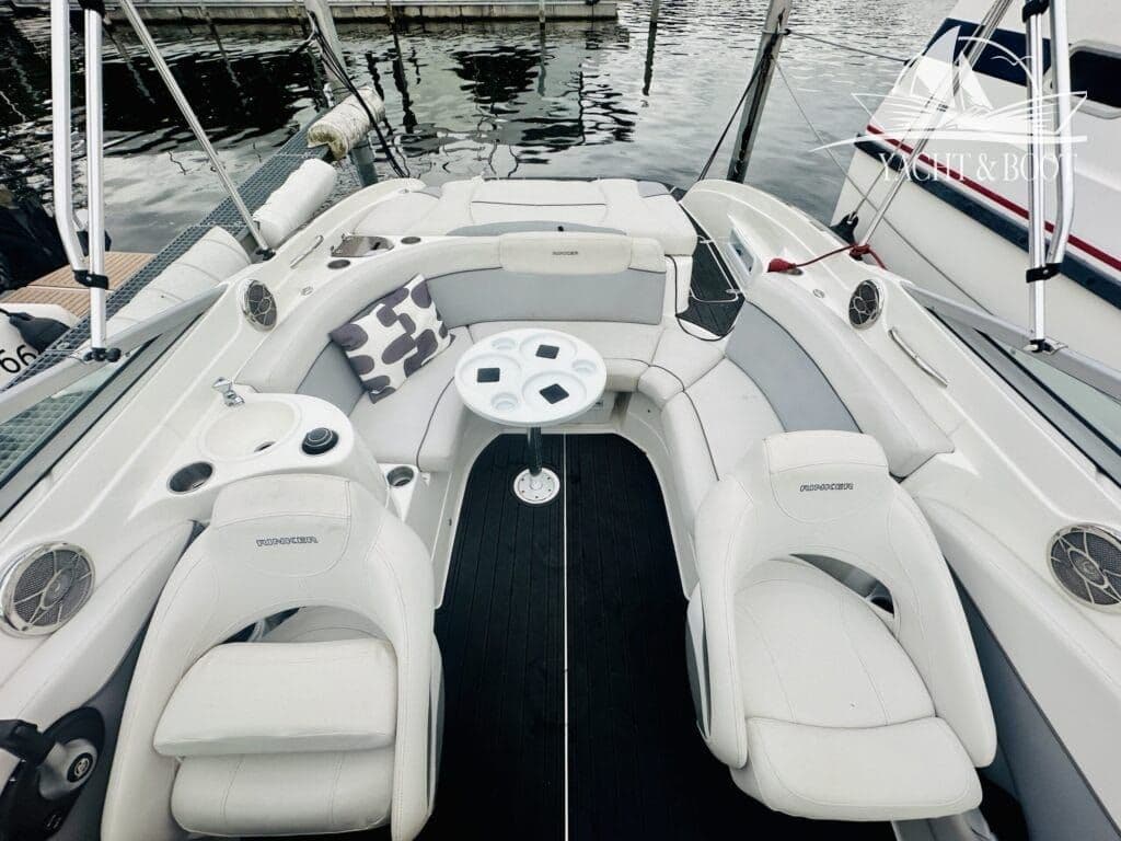 Rinker 246 Captiva CC | 185 Std., erste Hand, Wartung 2025 – Bild 8