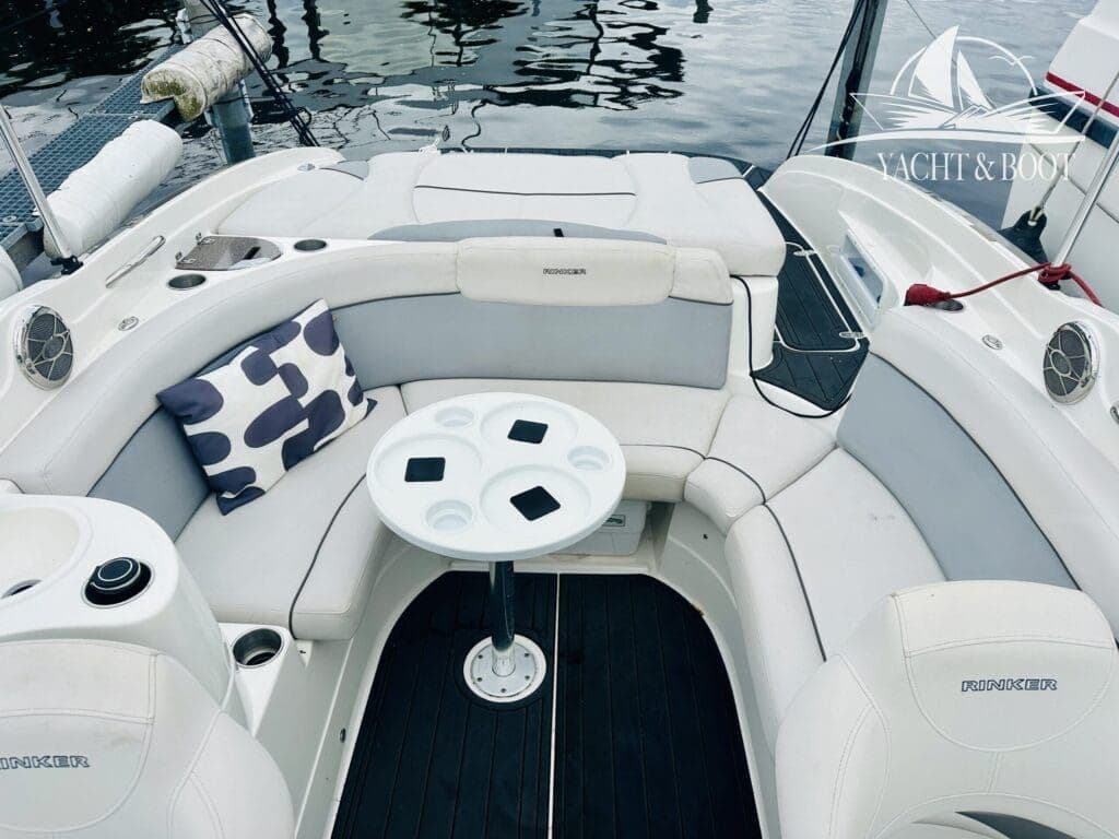 Rinker 246 Captiva CC | 185 Std., erste Hand, Wartung 2025 – Bild 9