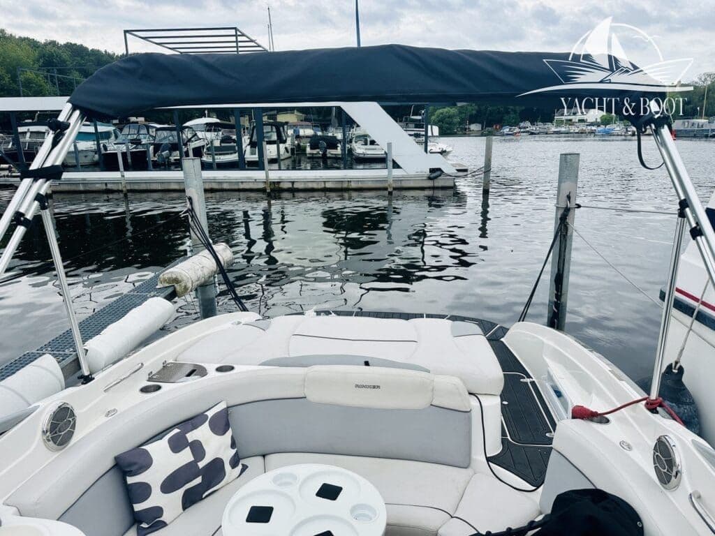 Rinker 246 Captiva CC | 185 Std., erste Hand, Wartung 2025 – Bild 10