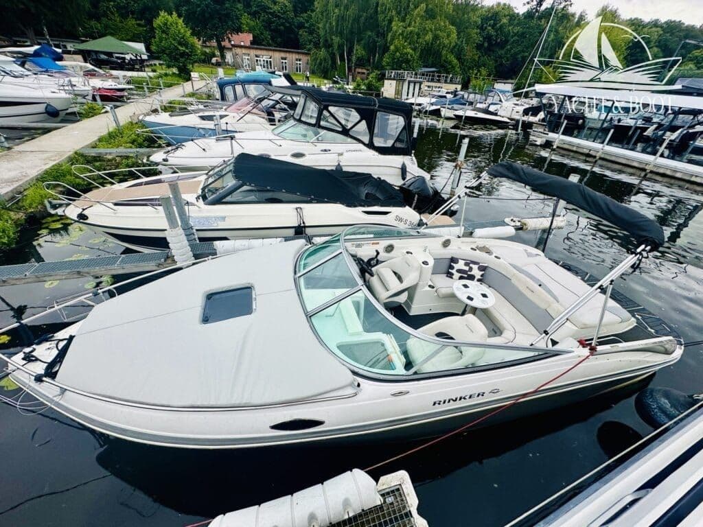 Rinker 246 Captiva CC | 185 Std., erste Hand, Wartung 2025 – Bild 2