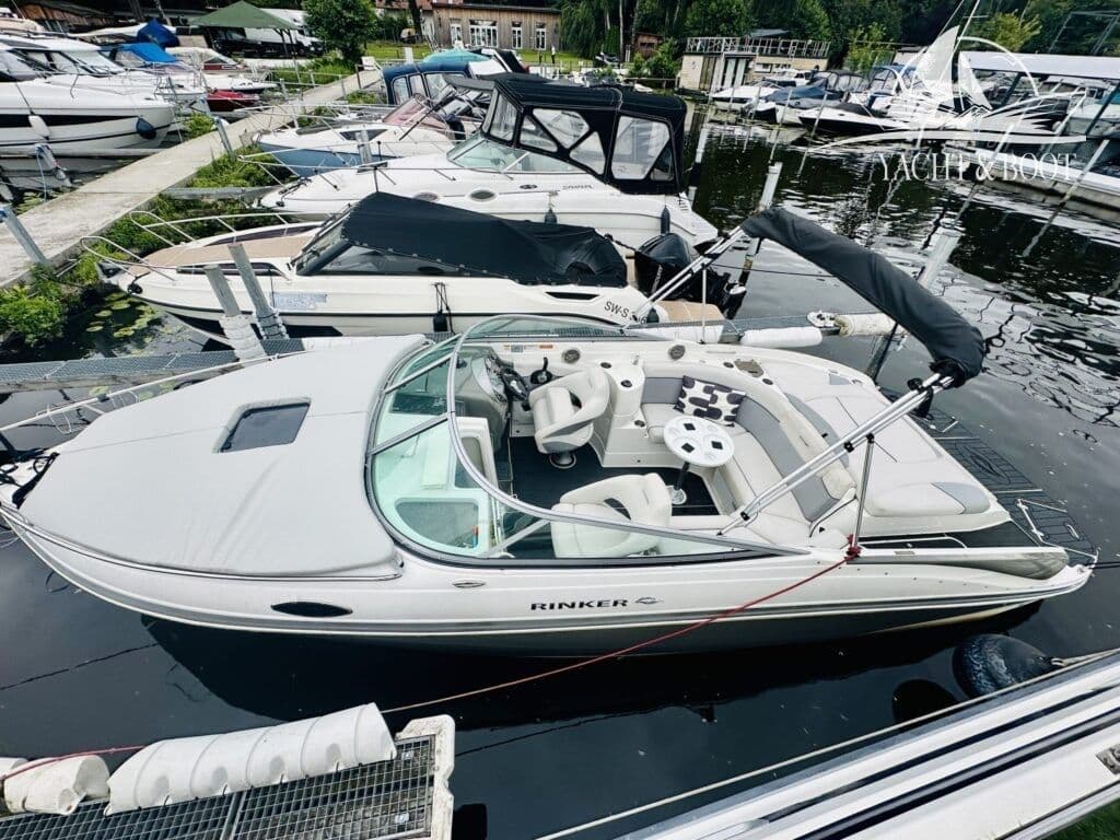 Rinker 246 Captiva CC | 185 Std., erste Hand, Wartung 2025