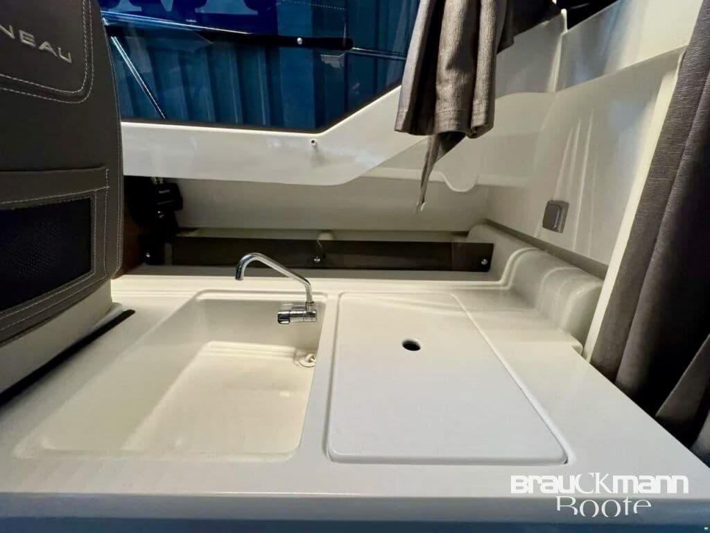 Jeanneau Merry Fisher 795 Vollausstattung – Bild 8
