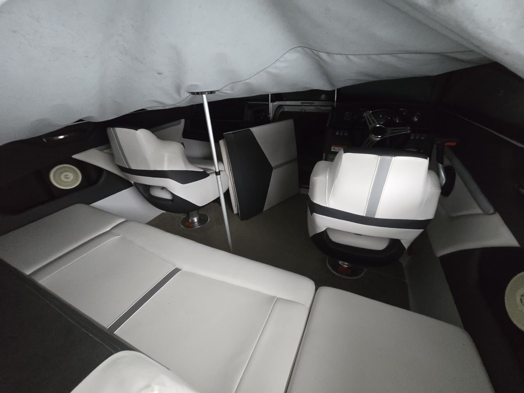Four Winns S215 – Bild 10