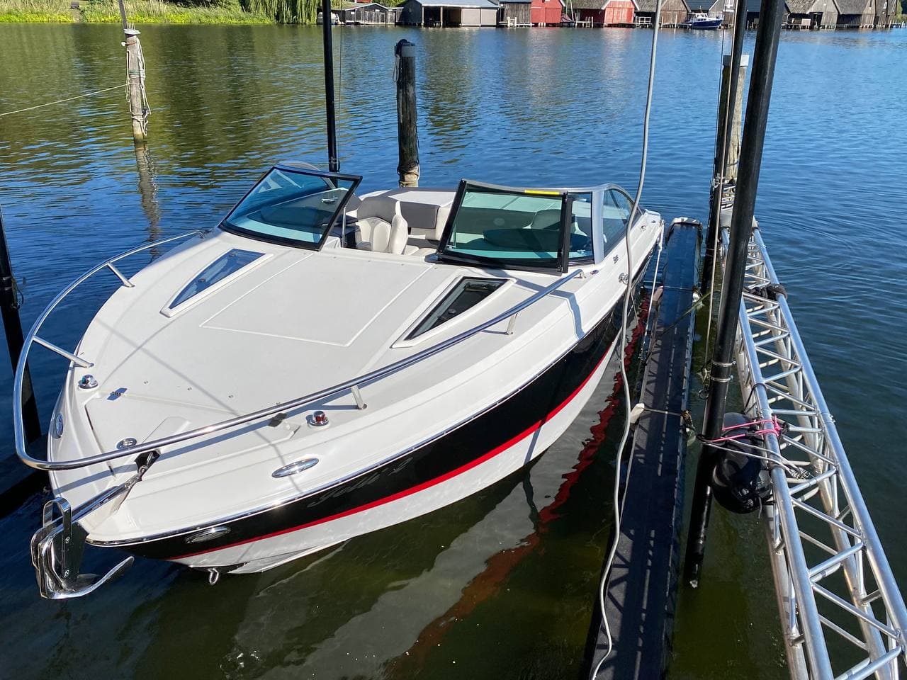 Four Winns S215