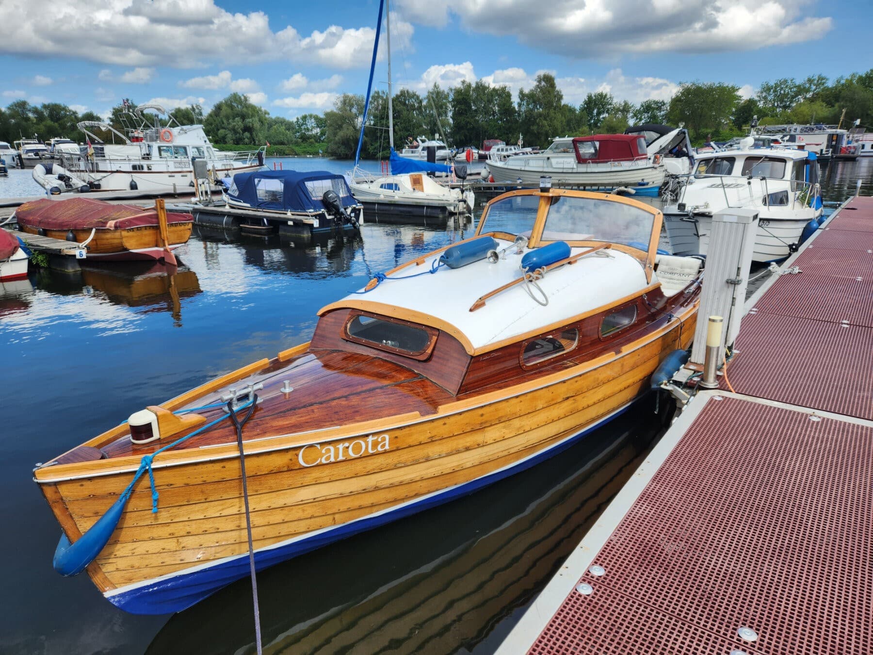 Motorkajütboot - Holzklassiker