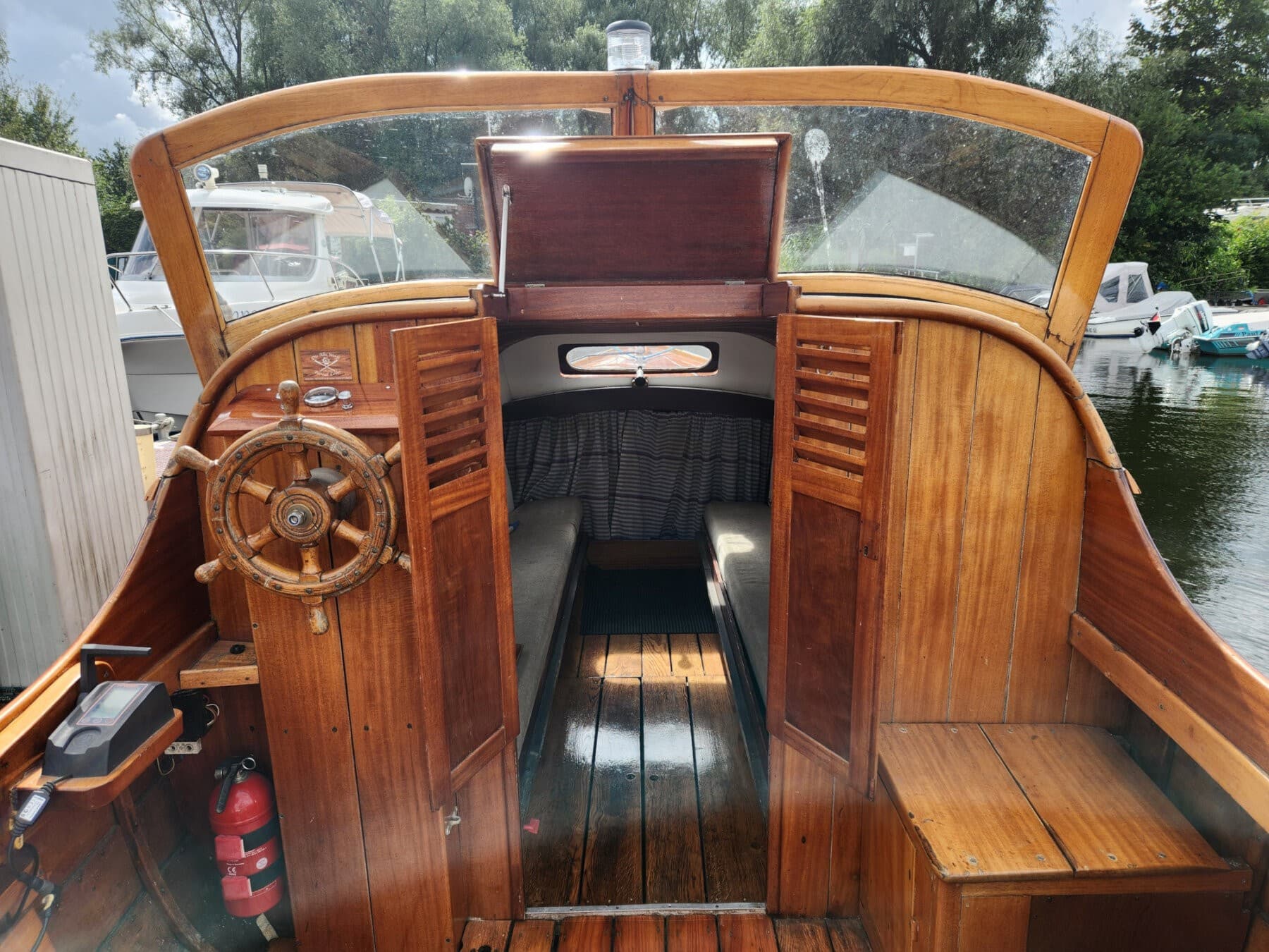 Motorkajütboot - Holzklassiker – Bild 3