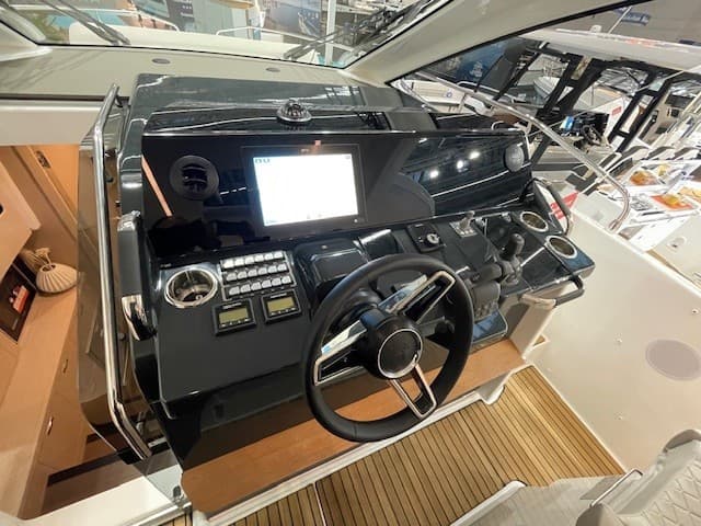 Jeanneau DB-37 OB Messeboot "boot 2026" – Bild 7
