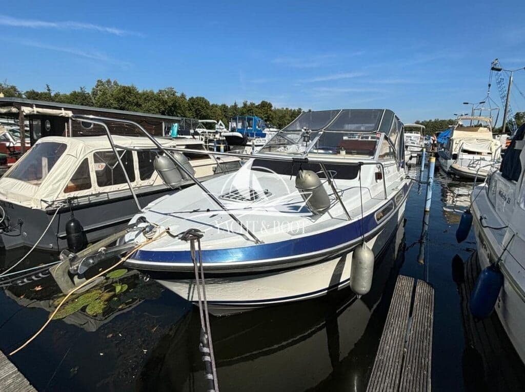 Fairline Carrera 24 | Refit 21/22, nur Süßwasser genutzt – Bild 2