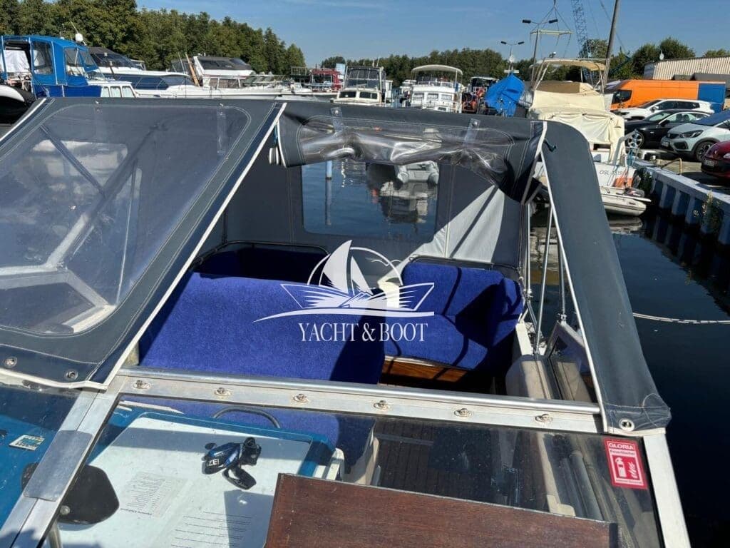 Fairline Carrera 24 | Refit 21/22, nur Süßwasser genutzt – Bild 8