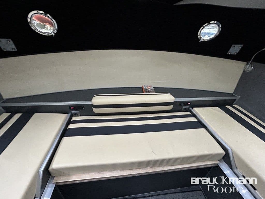 Beachcraft 1050 – Bild 6