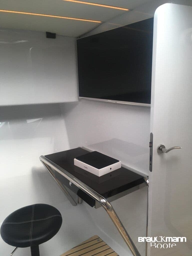 Motoryacht Stella    Minimalistisches Design Maximale Pe – Bild 12
