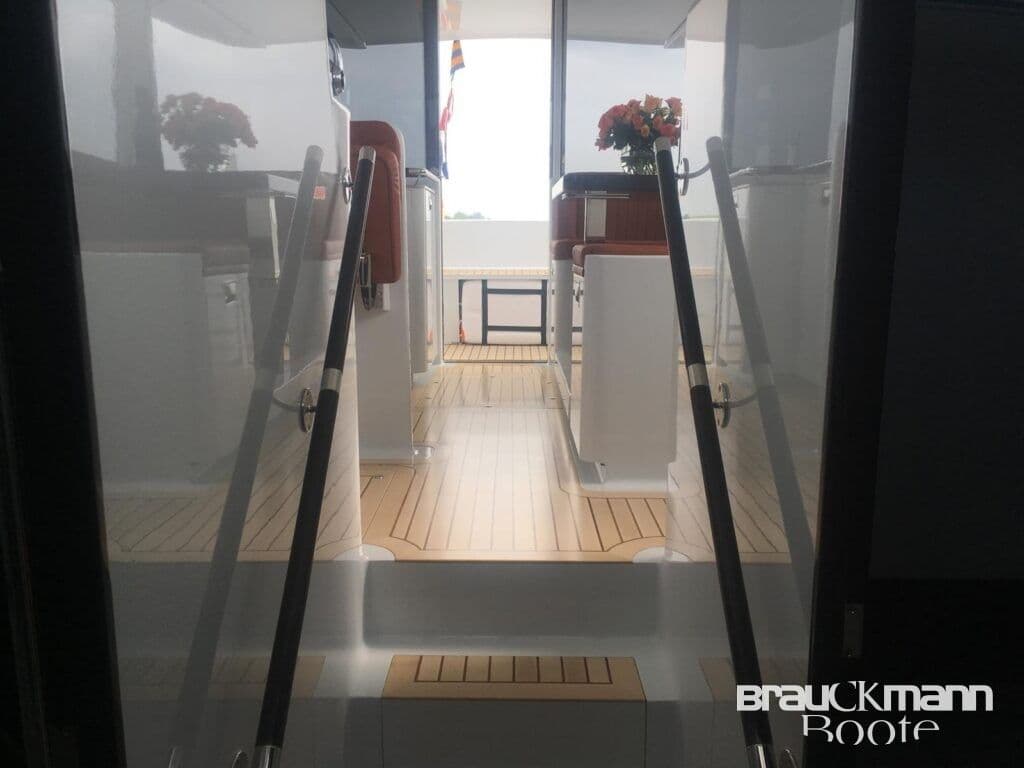Motoryacht Stella    Minimalistisches Design Maximale Pe – Bild 11