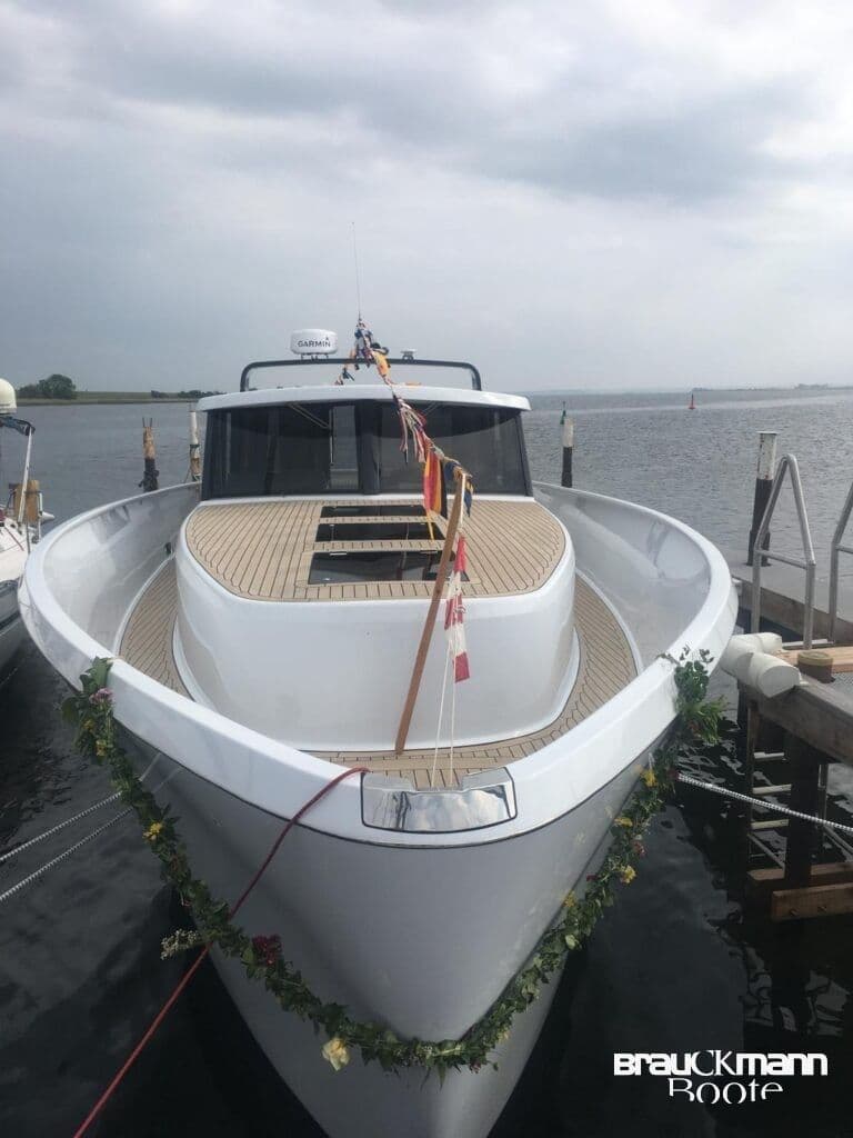 Motoryacht Stella    Minimalistisches Design Maximale Pe – Bild 5