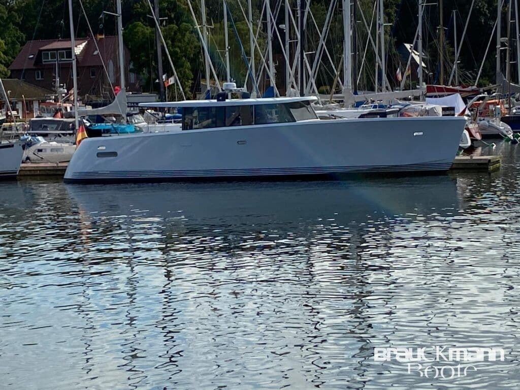 Motoryacht Stella    Minimalistisches Design Maximale Pe – Bild 8