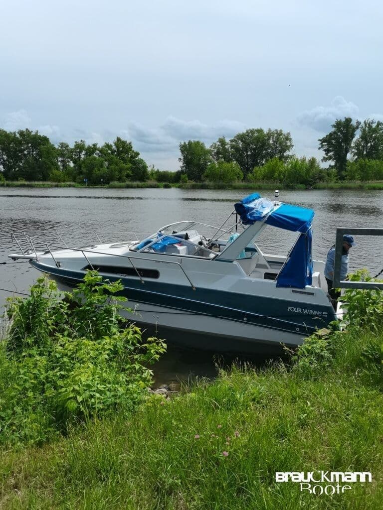 Four Winns 265 Fiesta mit 200 PS Steyer Diesel – Bild 7