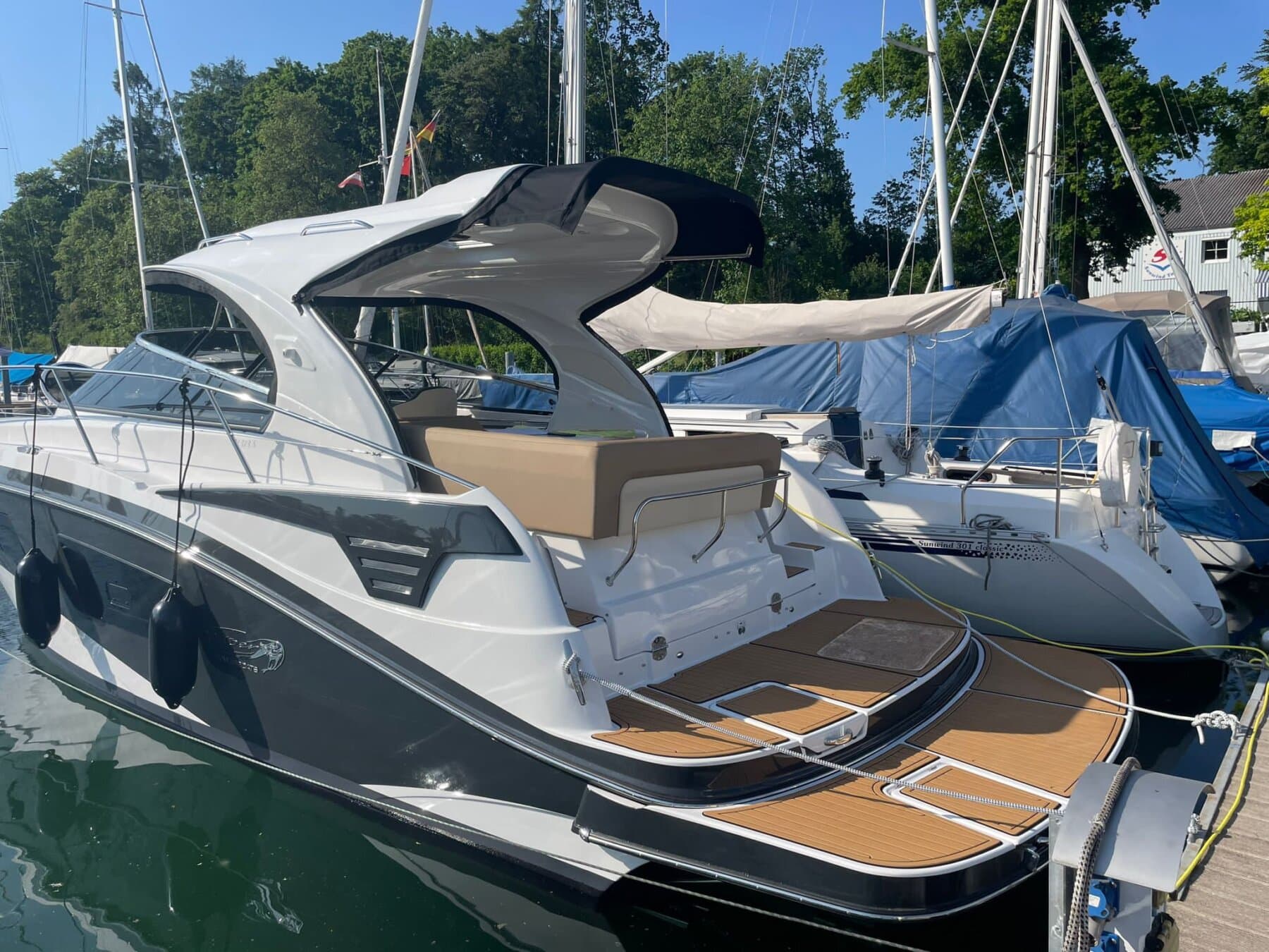 Europe Marine, Viper 323 HT – Bild 2