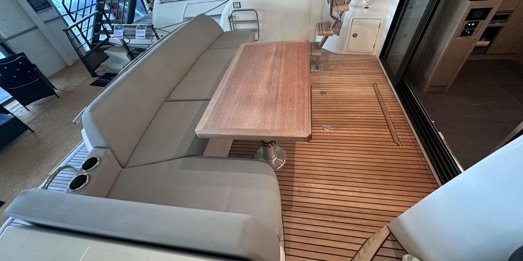 Prestige 420 – Bild 9
