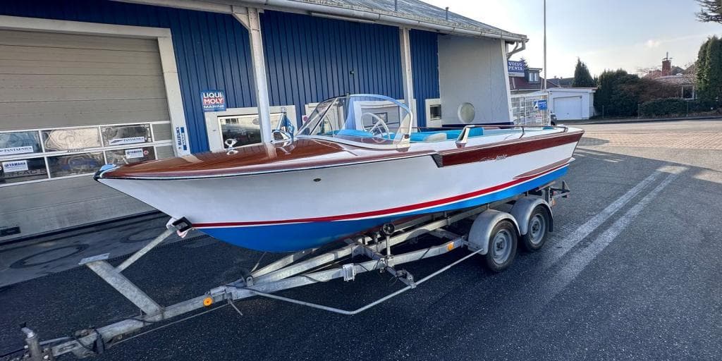 Riva Junior