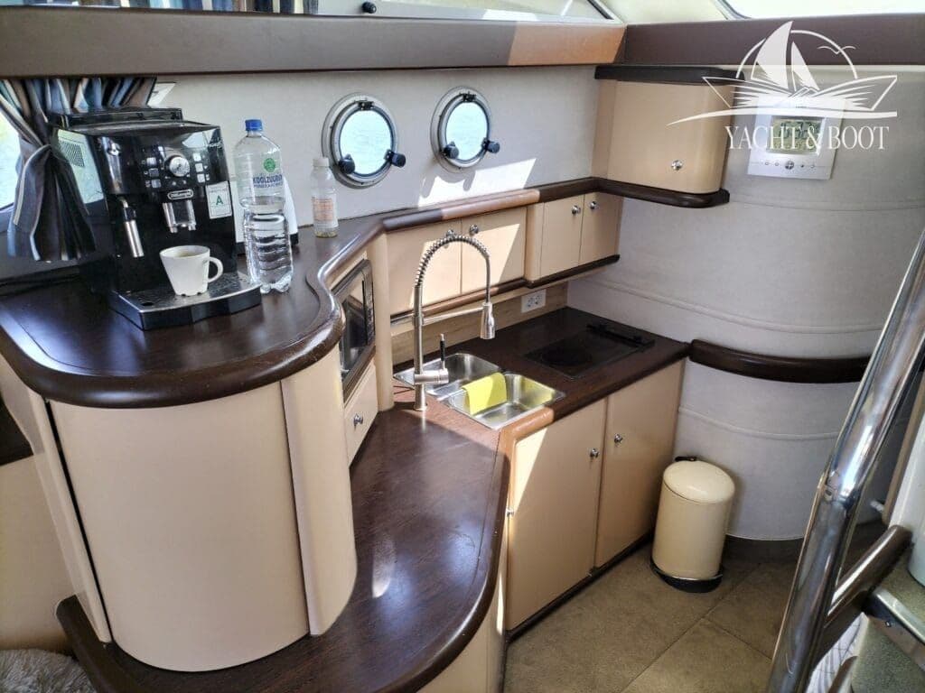 Sealine F 42 | 740 PS Flybridge-Yacht, nur Süßwasser – Bild 11