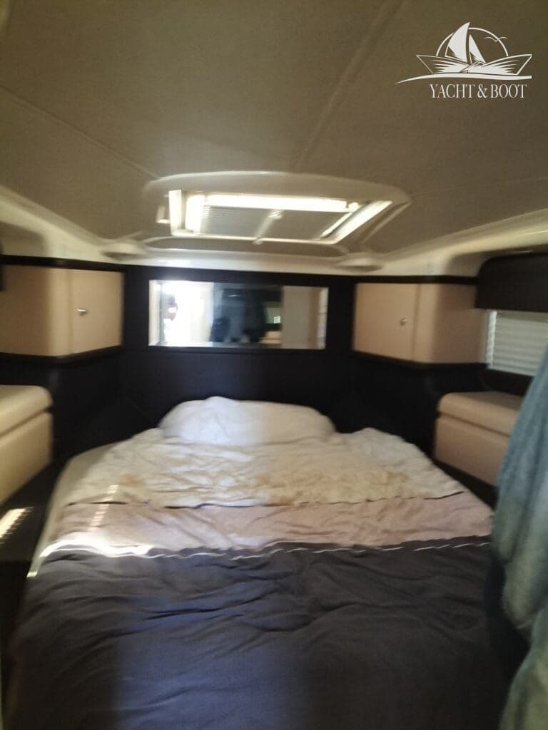 Sealine F 42 | 740 PS Flybridge-Yacht, nur Süßwasser – Bild 10