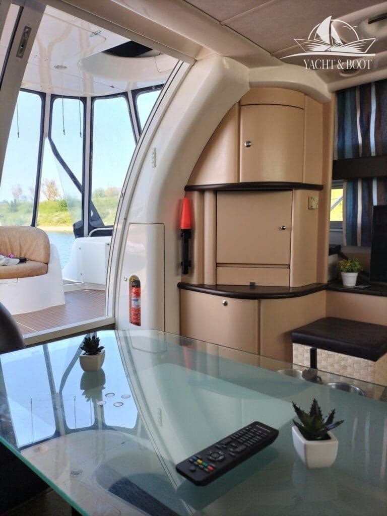 Sealine F 42 | 740 PS Flybridge-Yacht, nur Süßwasser – Bild 16