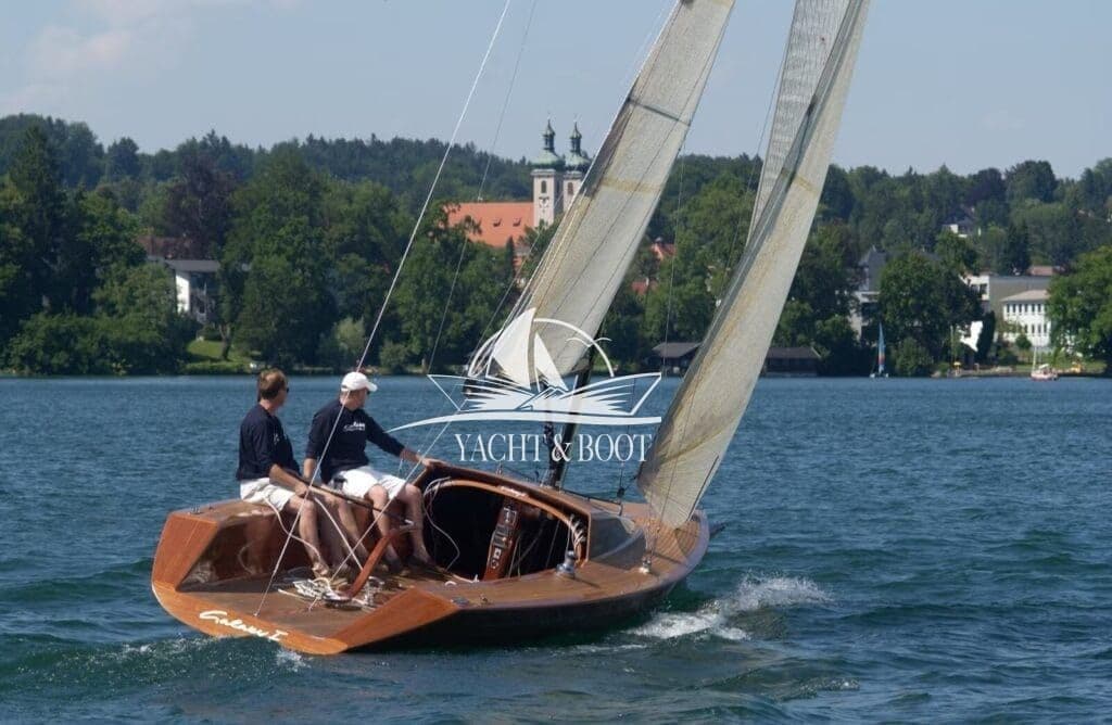 Galaxy Sport | Segelyacht, Mahagoni-Unikat, Carbon-Rigg