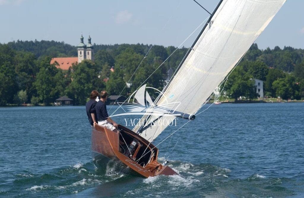 Galaxy Sport | Segelyacht, Mahagoni-Unikat, Carbon-Rigg – Bild 2