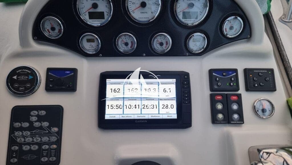 Bavaria 33 Sport | 2× V8, 450 PS, nur Süßwasser genutzt – Bild 12